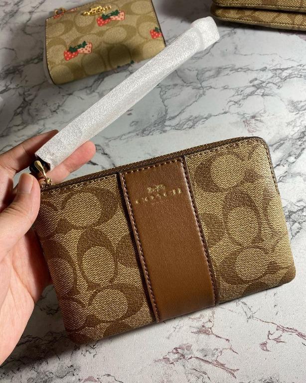 Coach wallet shop saddle color