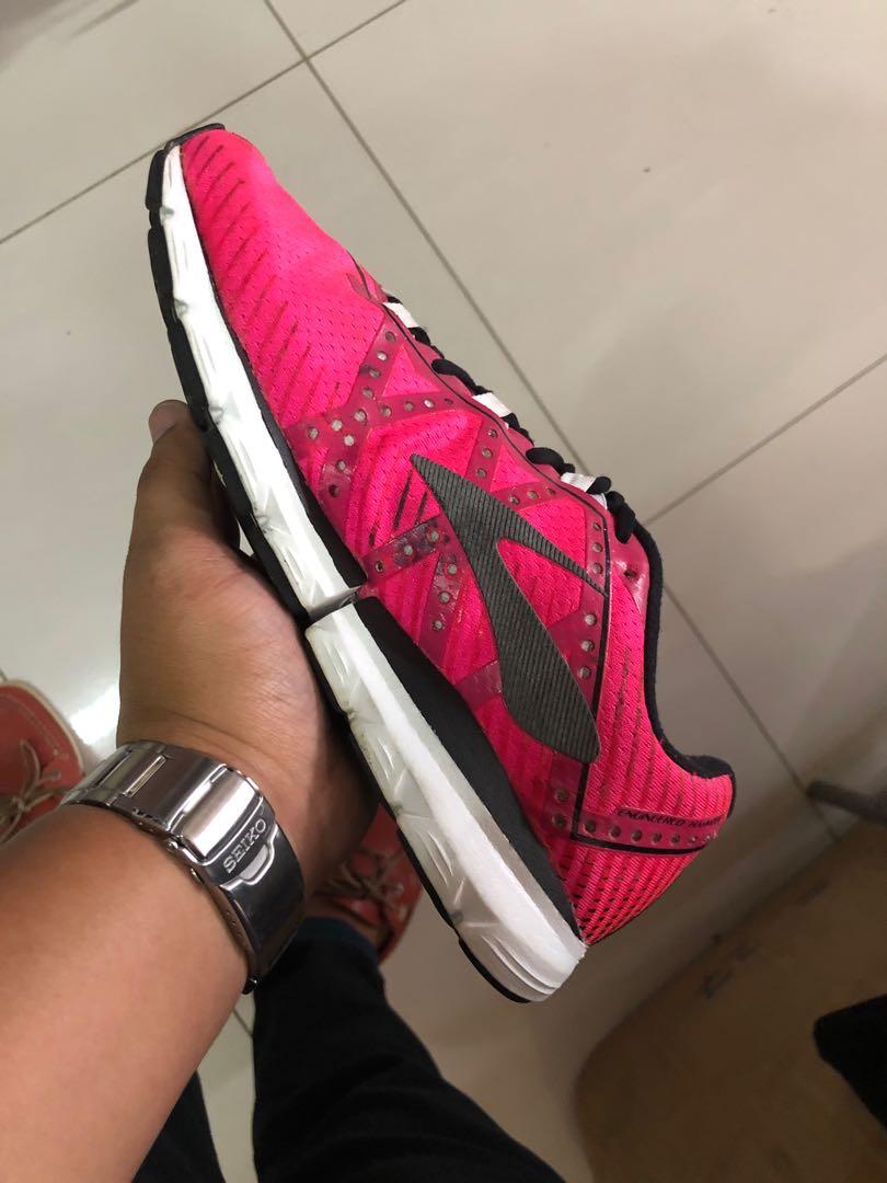 Brooks neuro hot sale 2 womens