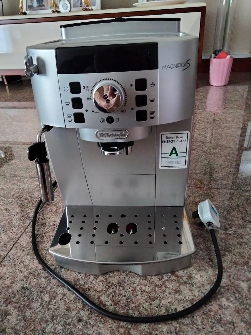 Delonghi Magnifica S Coffee Machine, TV & Home Appliances, Kitchen