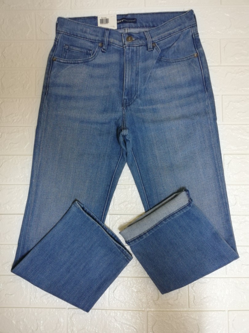 Levi's Kick Flare jeans, Women's Fashion, Bottoms, Jeans on Carousell