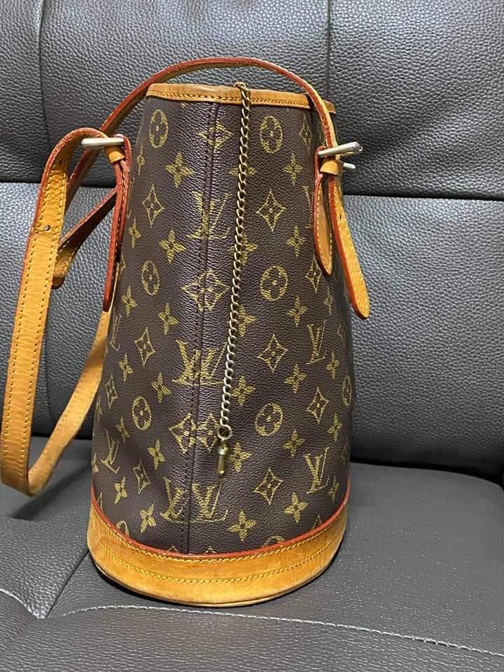 Louis Vuitton Bucket Pouch PM – yourvintagelvoe