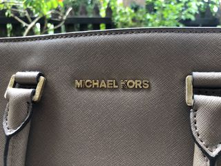 (Category: ) located in . Submitted by preloved.adrianali (Listing ID 1053675814, Image 1). Description: .
