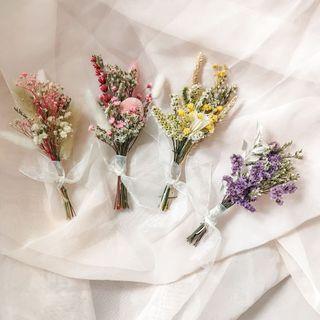 Mini dried flower bouquets