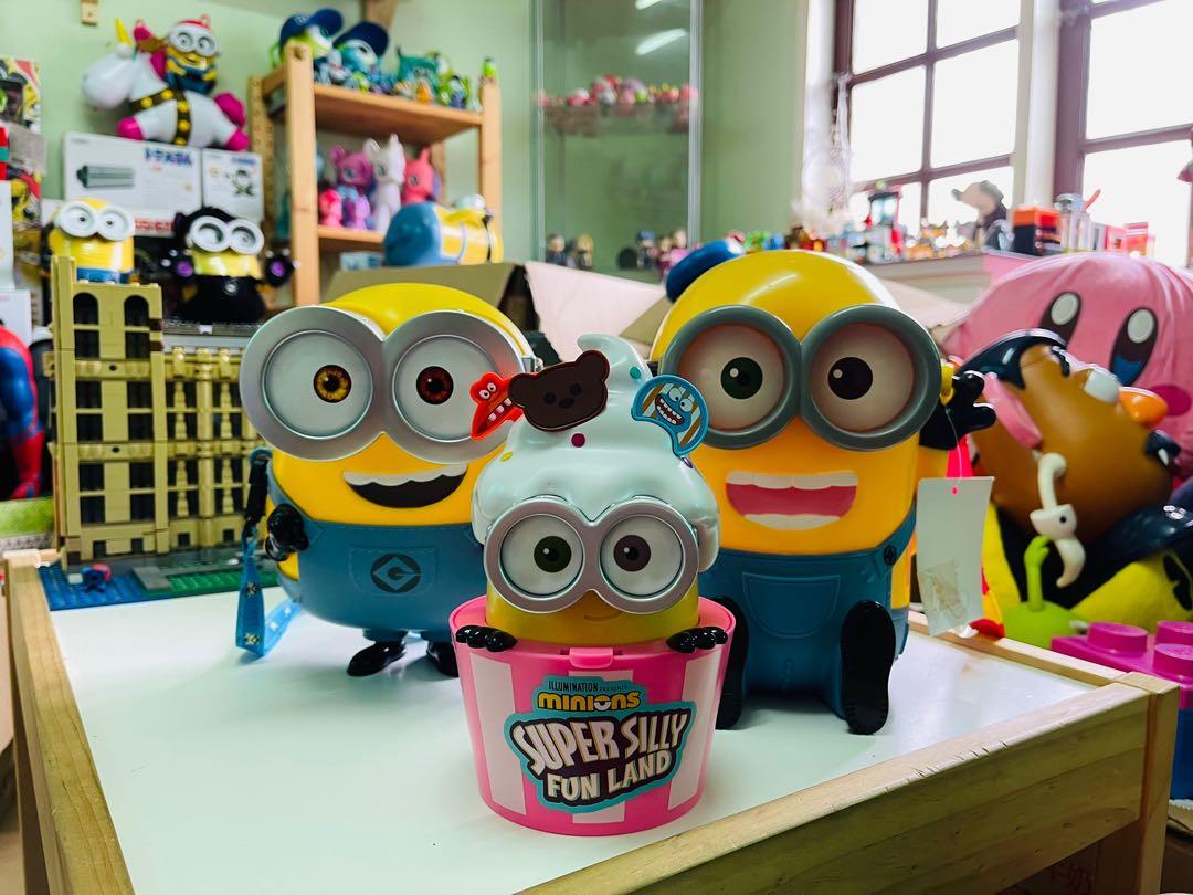 Minion popcorn bucket set universal studio, Hobbies & Toys