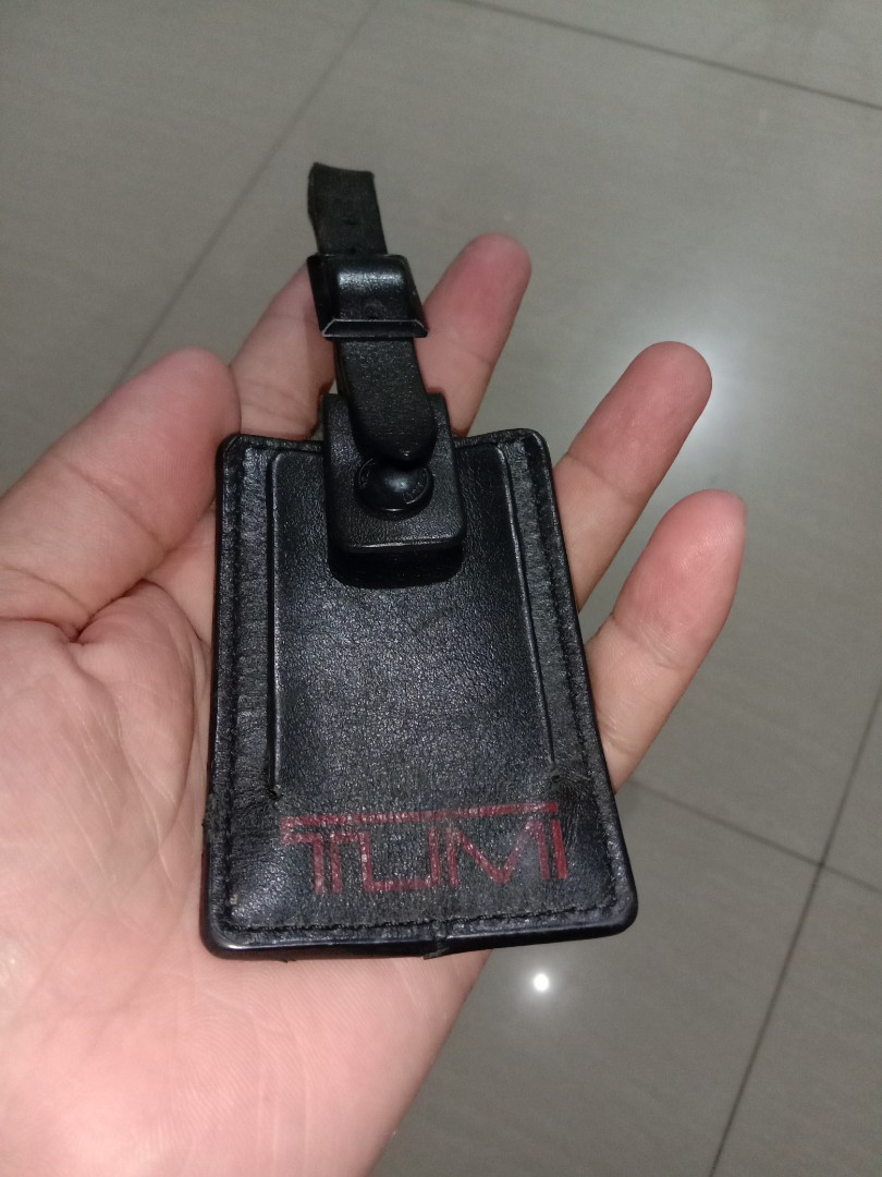 name tag tumi