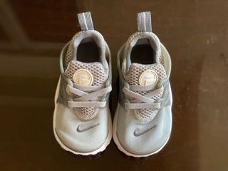 (Category: ) located in . Submitted by betch.closet (Listing ID 1053657183, Image 1). Description: .