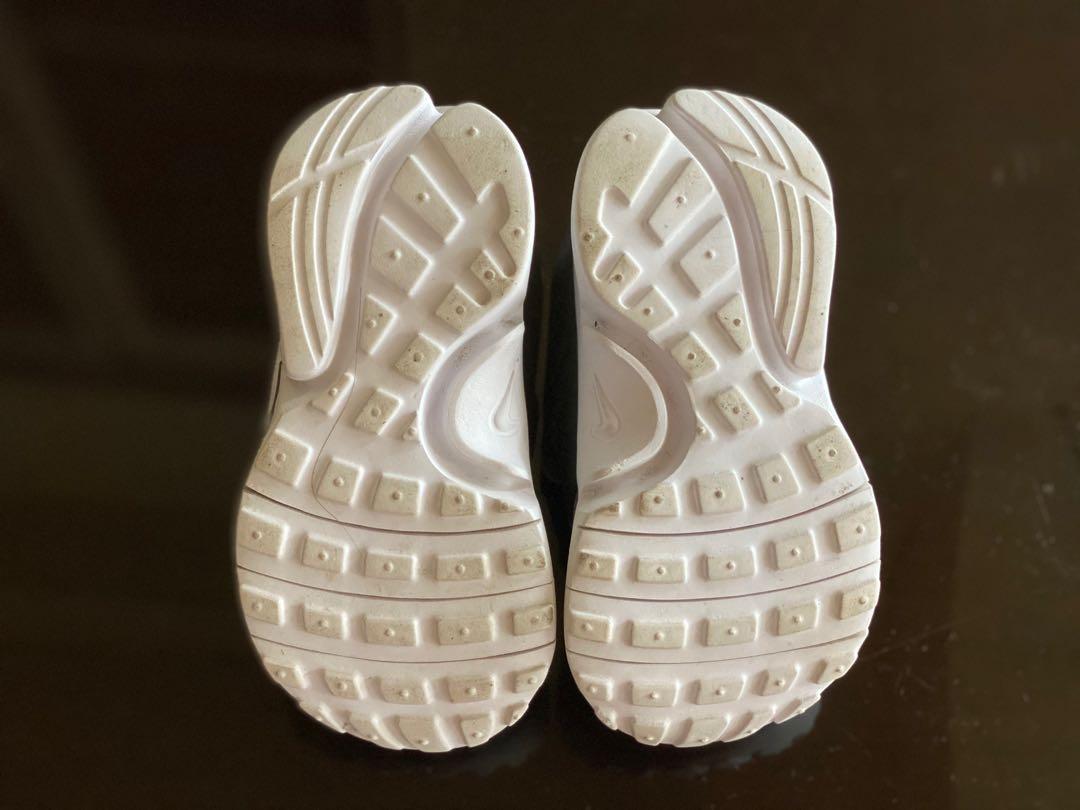 Nike Presto Infant Toddler 6c (12cm) (Category: Babies & Kids Fashion) located in Bocaue. Submitted by betch.closet (Listing ID 1053657183, Image 2). Description: Minimal (almost none) heel drags Paint chip on logo No box Rfs: outgrown.