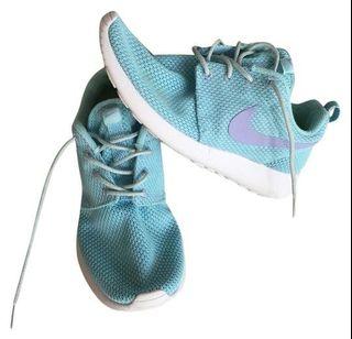 Nike Roshe Run Running Shoes - Size 7