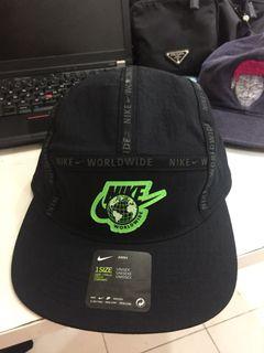 Nike worldwide 5 pannel 9.99/10