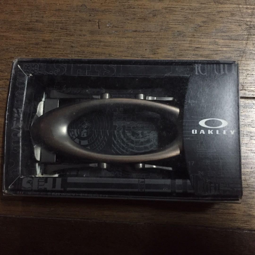 Oakley O belt buckle, Men's Fashion, Watches & Accessories, Belts on