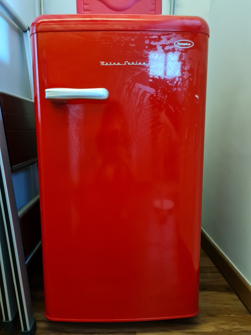 Red Retro Mini Fridge - to brighten up your kitchen!, TV &amp; Home ...