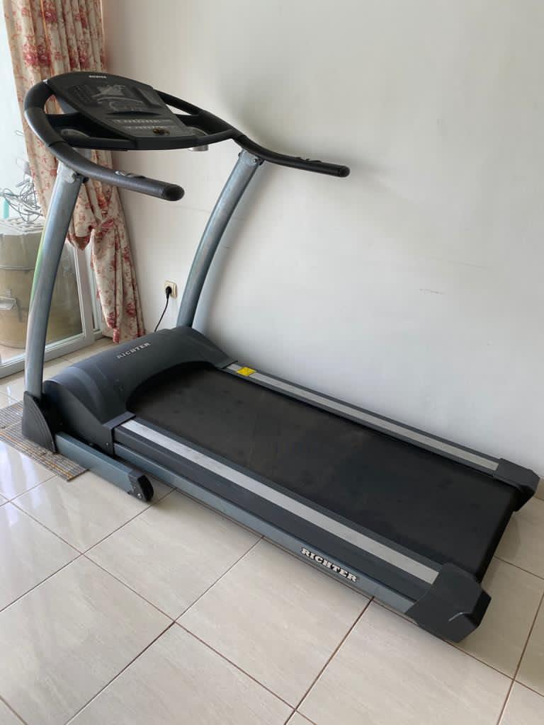 RICHTER Treadmill