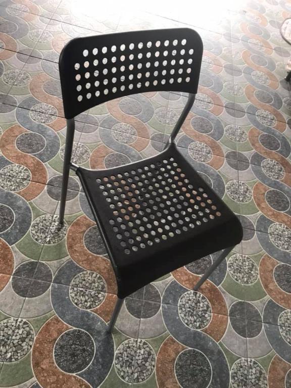 RUSH: Black Chair (Category: Chairs) located in Quezon City. Submitted by prongsiepoo (Listing ID 1027156723, Image 1). Description: Selling for half the price I paid. 2-3 months lang nagamit Slightly nego RFS: Decluttering Loc: San Isidro Heights, Cabuyao; Banlic, Cabuyao Pwede ideliver if malapit lang -- Sumo SC-2P Stacking Chair, elegant design, 1.2 mm thick chrome frame Base Type: Chromed Steel Base Capacity: 100kgs Mechanism Thickness: 1.3mm