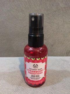 The body shop Strawberry smoothing face mist
