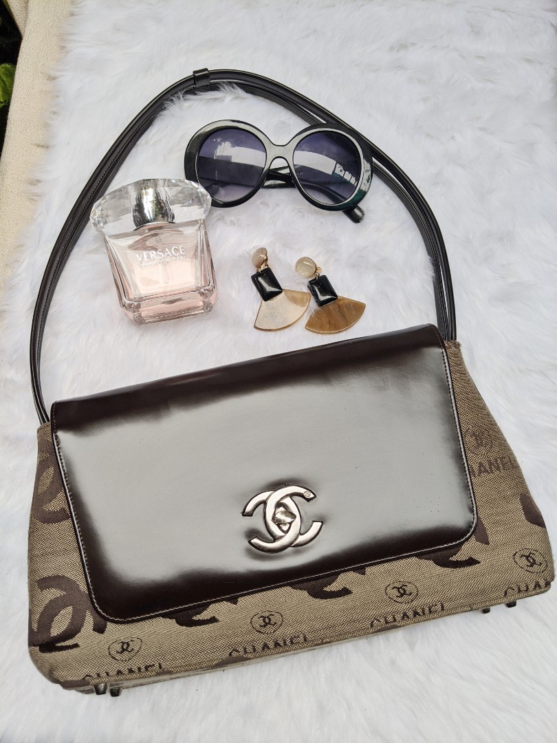 chanel baguette bag