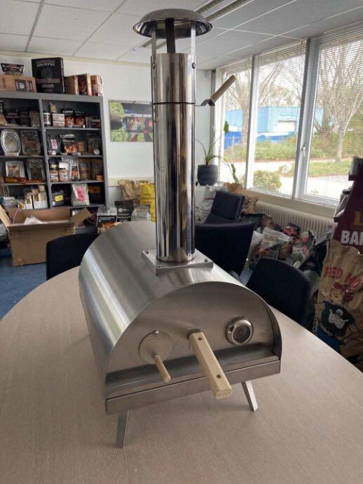 (BRAND NEW) Kogan Cookmaster Portable pizza oven, Furniture & Home Living, Kitchenware