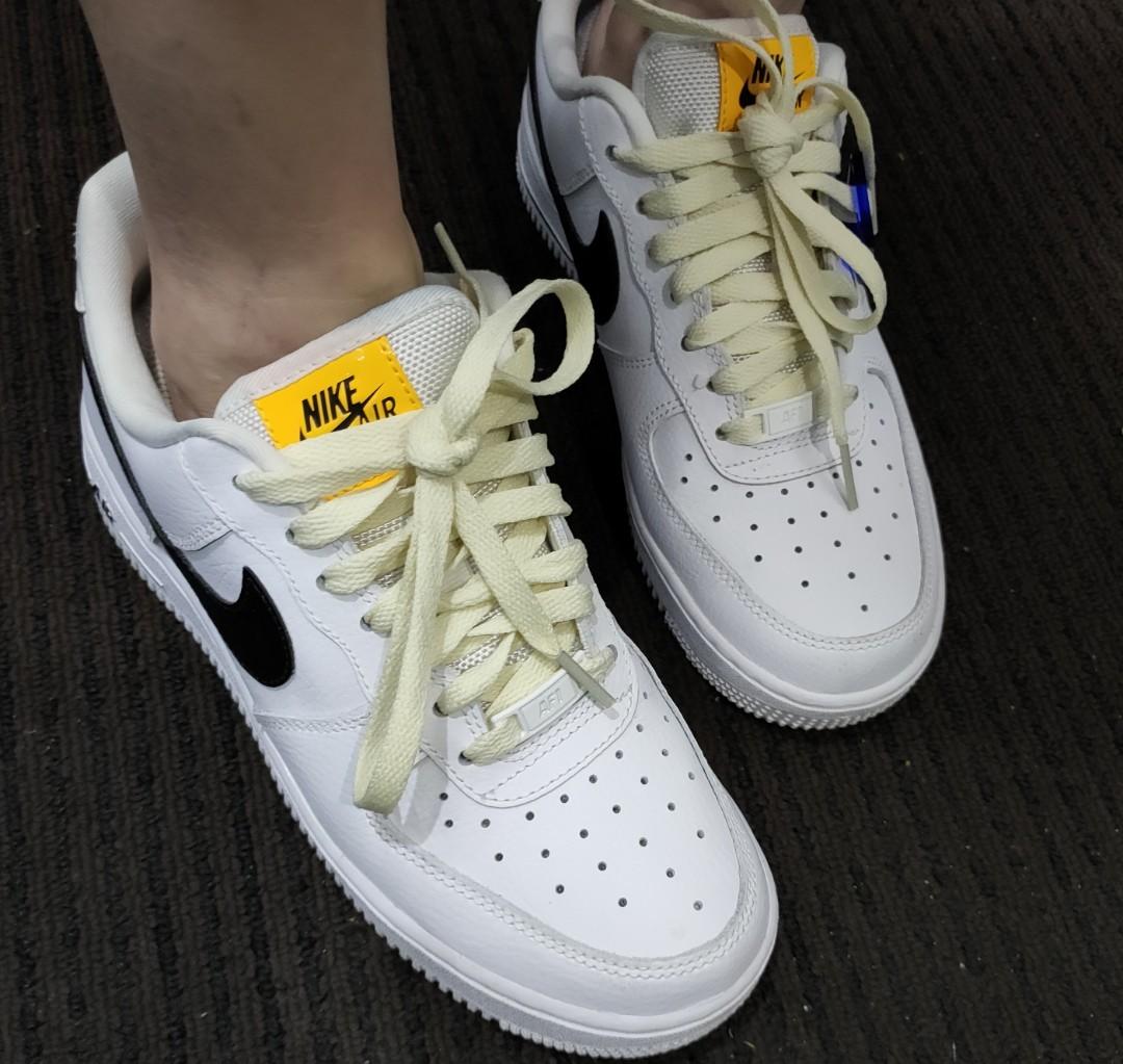 My new airforce 1s from stockx, came with yellow ish laces. Is this normal  or have the laces been swapped? One of the shoes allso came laced wrong :  r/Sneakers