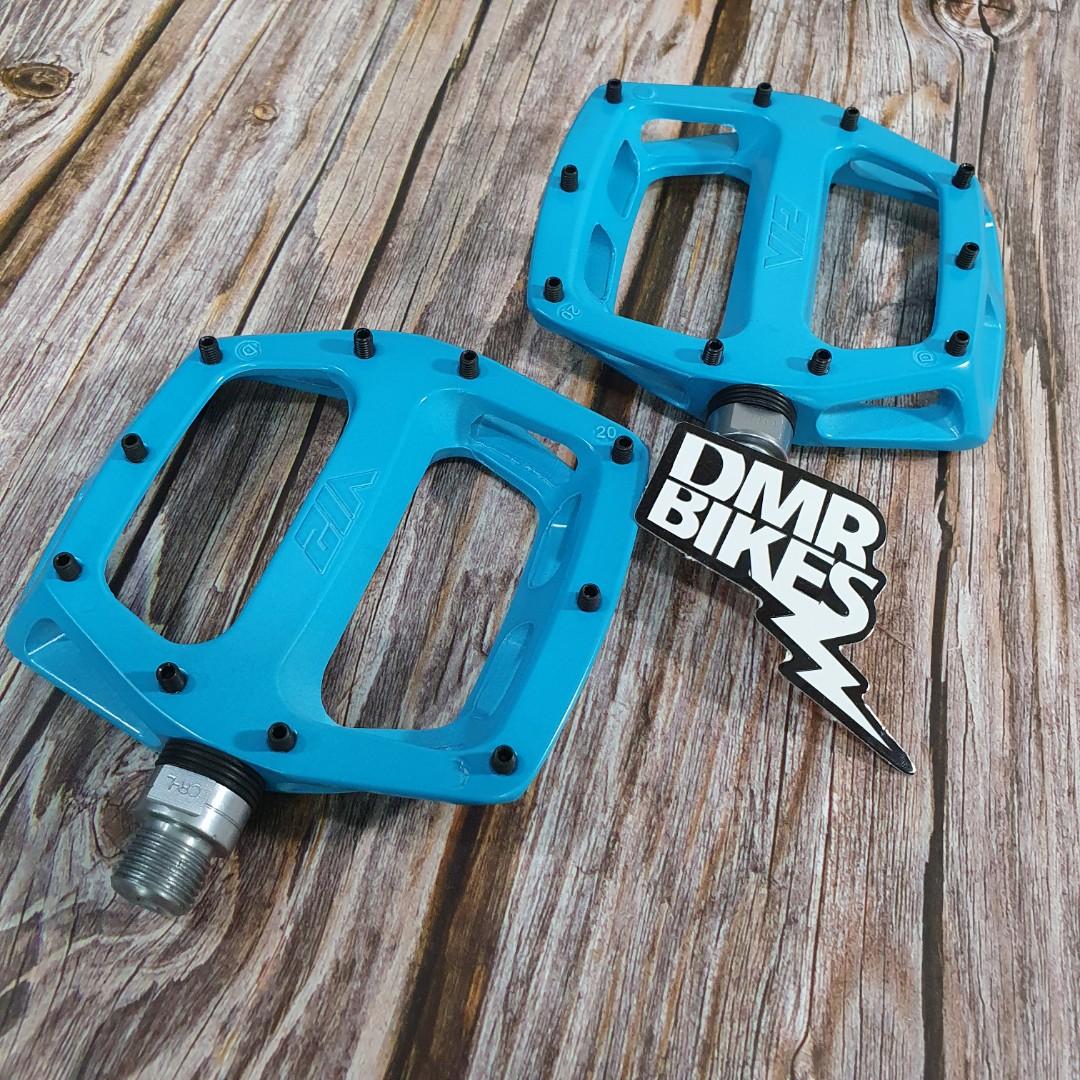 Dmr outlet v12 blue