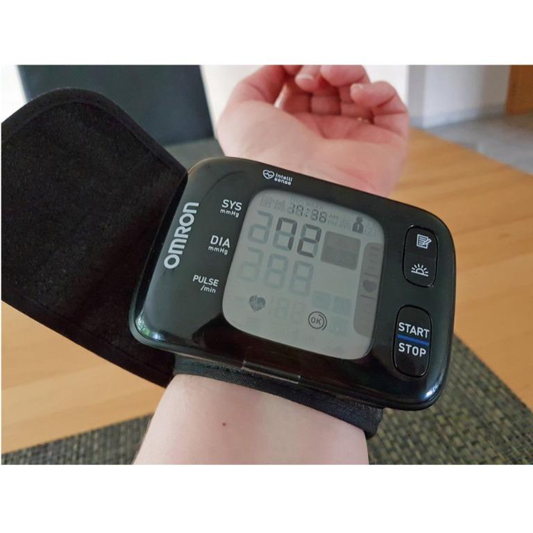 Omron RS7 Intelli It Wrist Blood Pressure Monitor