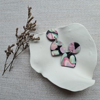 (Category: ) located in . Submitted by lesbellebijoux (Listing ID 1053862128, Image 1). Description: .