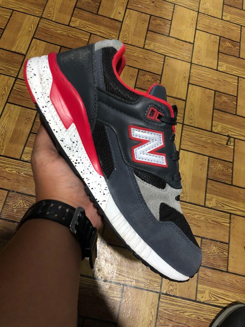 new balance grey red