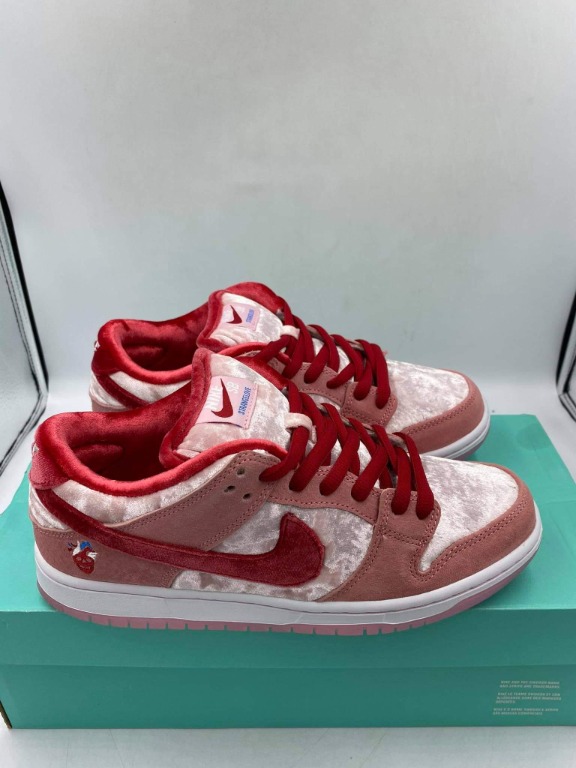 NIKE SB DUNK LOW× STRANGELOVE  26.5