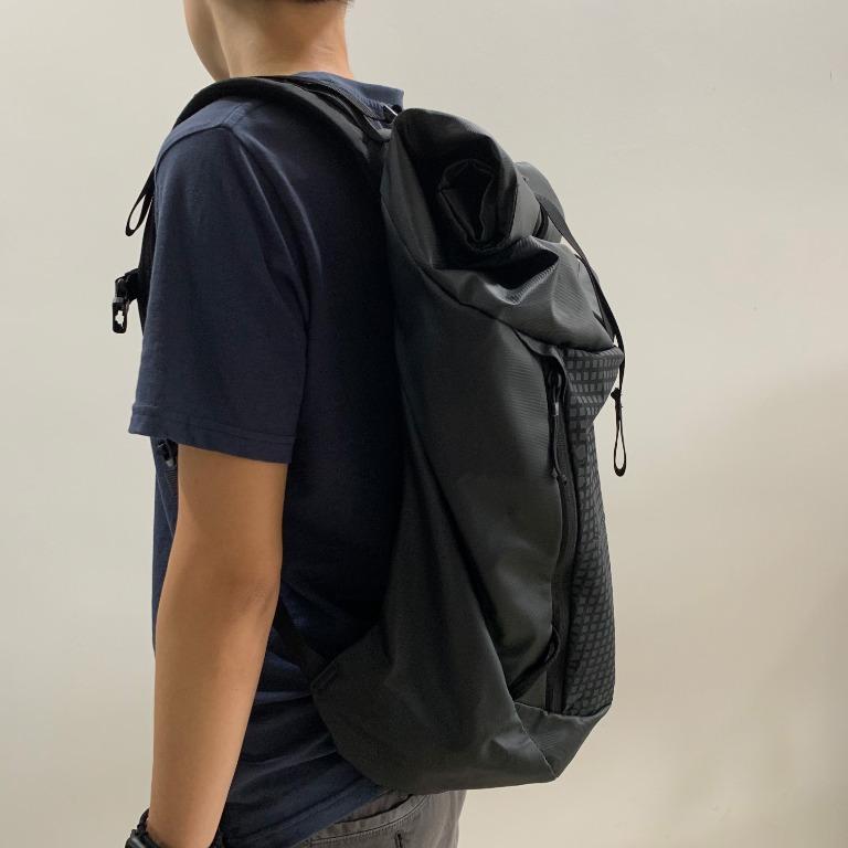 The north face rovara store 27l backpack