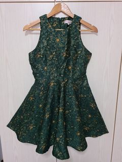 (Category: ) located in . Submitted by housewardrobe (Listing ID 1053849201, Image 1). Description: .