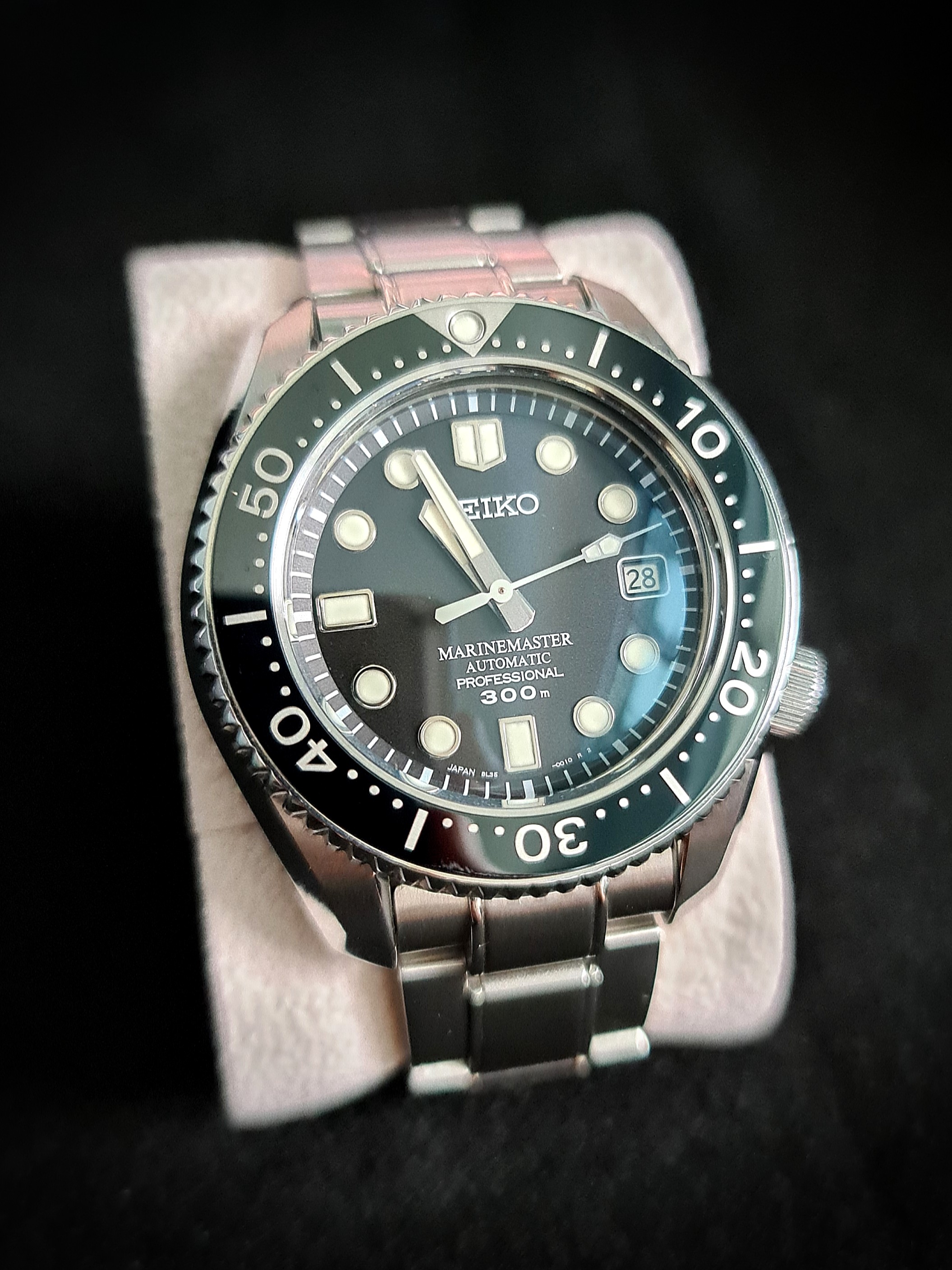 Seiko marinemaster store 300 sbdx001