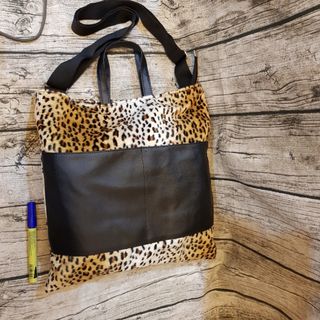 (Category: ) located in . Submitted by feeza_closet (Listing ID 1053801243, Image 1). Description: .