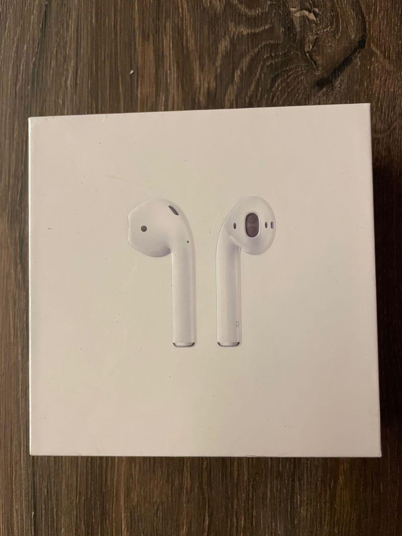 Wireless earbuds (Category: Earphones) located in Singapore. Submitted by apple_wong87 (Listing ID 1053952821, Image 1). Description: .
