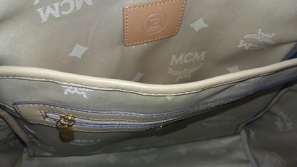 Authentic MCM Backpack （分類：手袋及銀包）位於 Hong Kong。 由 vasttree_3f56c2 提交（商品編號 1053989458，圖片 2）。簡介： 。