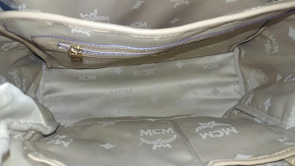Authentic MCM Backpack （分類：手袋及銀包）位於 Hong Kong。 由 vasttree_3f56c2 提交（商品編號 1053989458，圖片 3）。簡介： 。