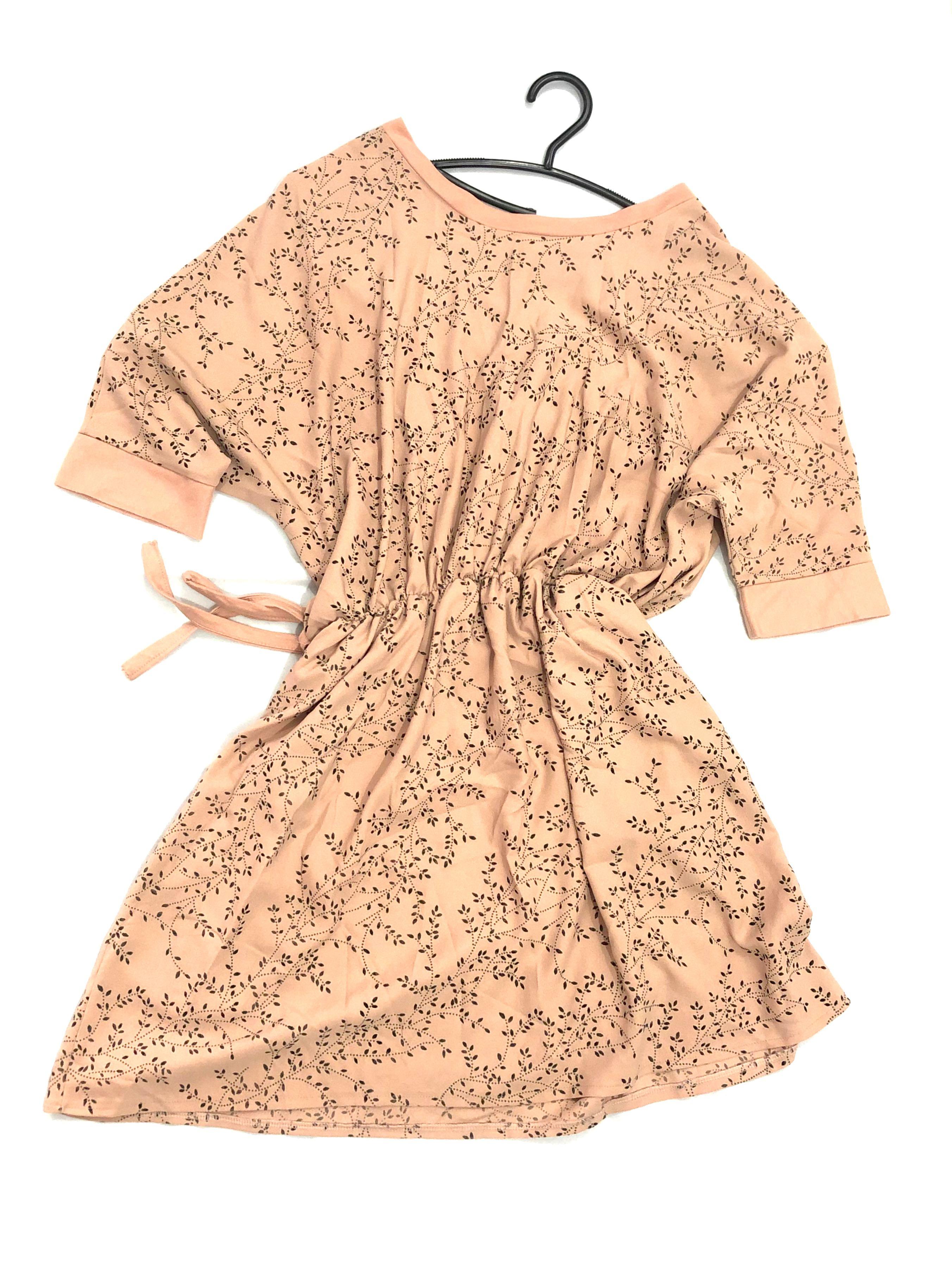 Beige Dainty Flowy Dress (Category: Dresses) located in Manila. Submitted by camille.p (Listing ID 1054003386, Image 1). Description: .