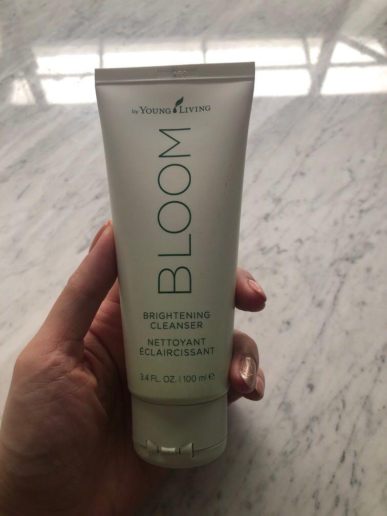 Bloom Cleanser Young Living, Kesehatan & Kecantikan, Kulit, Sabun & Tubuh di Carousell