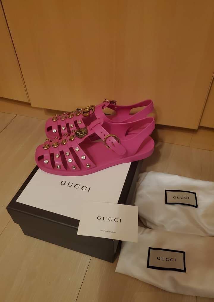 Gucci rubber on sale crystal sandals