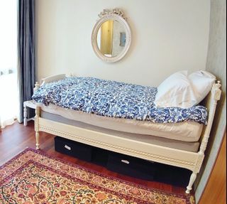 (Category: ) located in . Submitted by oneirique (Listing ID 1054086719, Image 1). Description: .