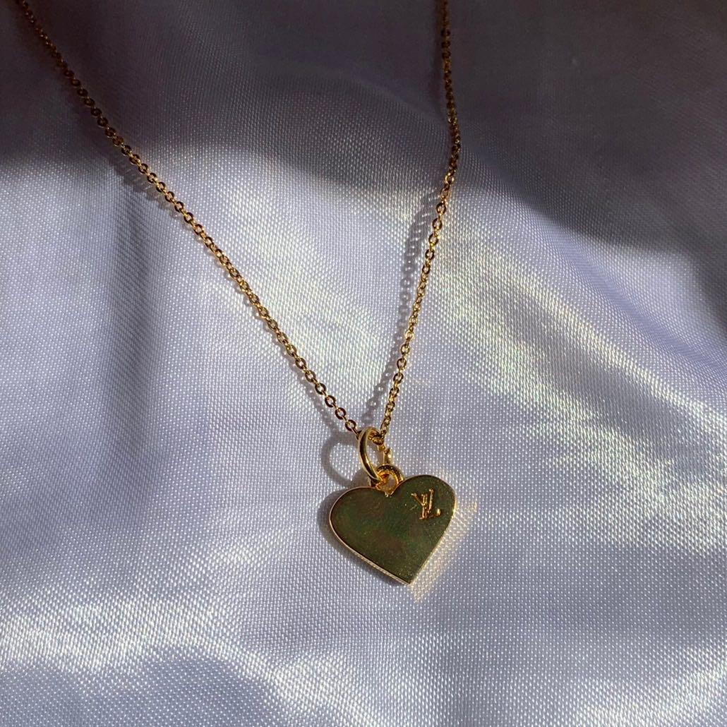 GOLD LV LOUIS VUITTON HEART NECKLACE Luxury Accessories on Carousell