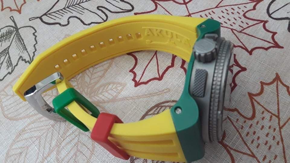 Invicta best sale rasta watch