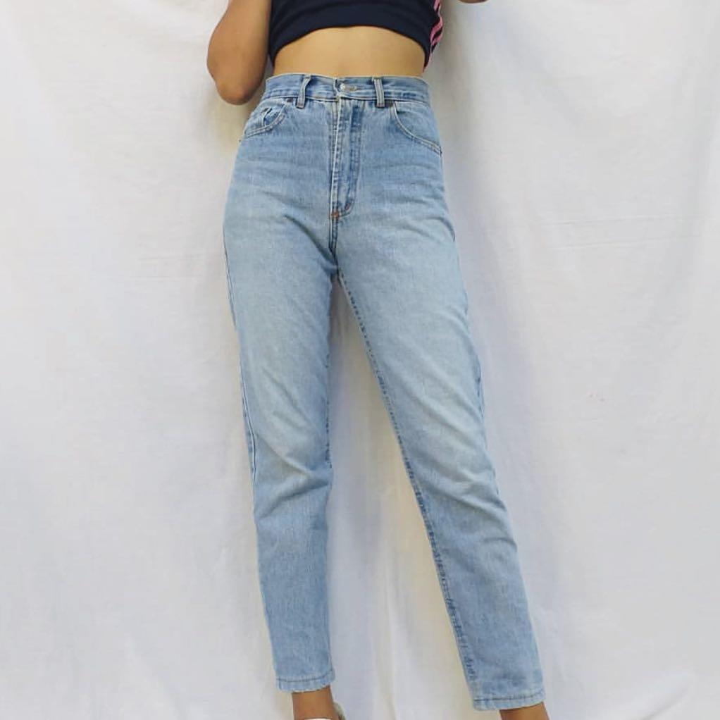 FREE SHIPPING LEVIS 901 Mom Jeans , Women's Fashion, Bottoms, Jeans on  Carousell