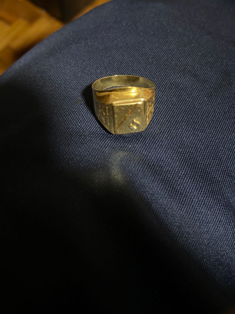 men ring 18k gold 3.5grams Luxury Accessories on Carousell