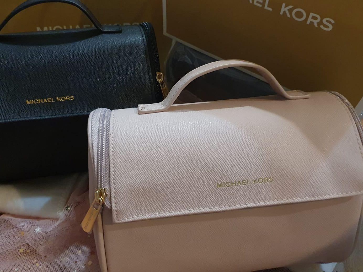 michael kors hand wallet