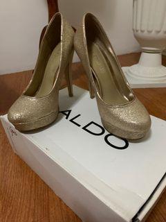 NEVER USED Aldo Gold 5” High Heels