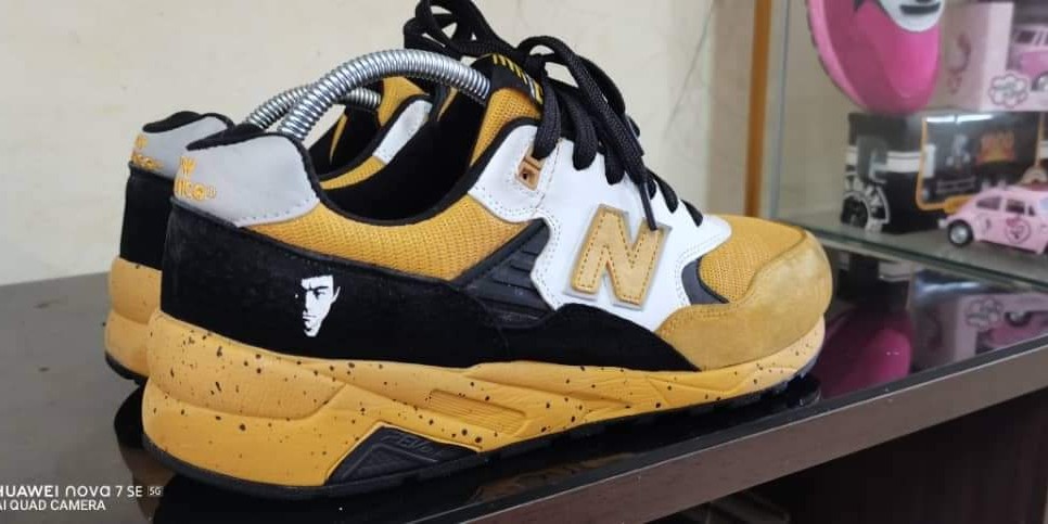 New balance sale bruce lee
