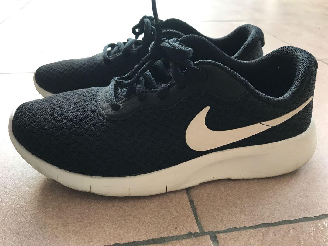 nike tanjun 23.5