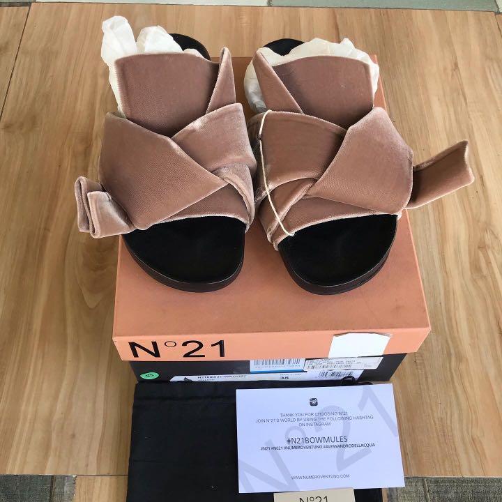 N21 shop bow mules