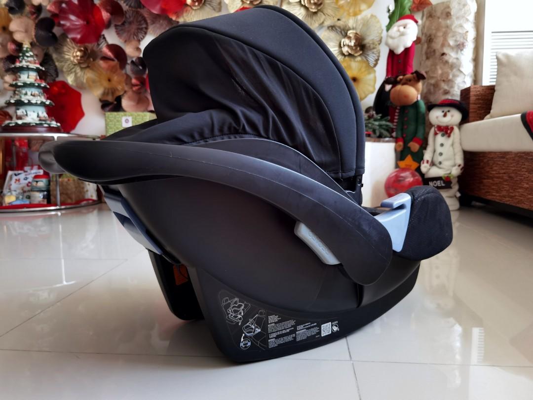 Recaro Privia Infant Car Seat including Easylife Stroller Adapter and