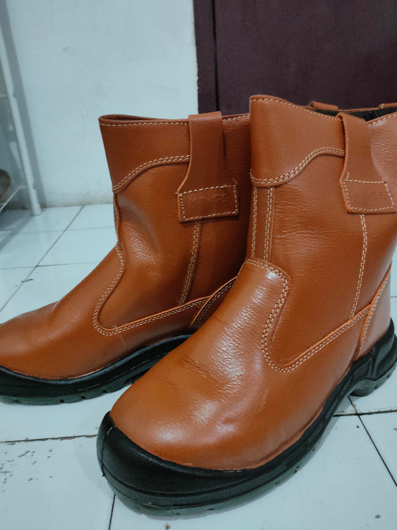 Sepatu Safety Merk Kings, Fesyen Pria, Sepatu , Sepatu Boot di Carousell