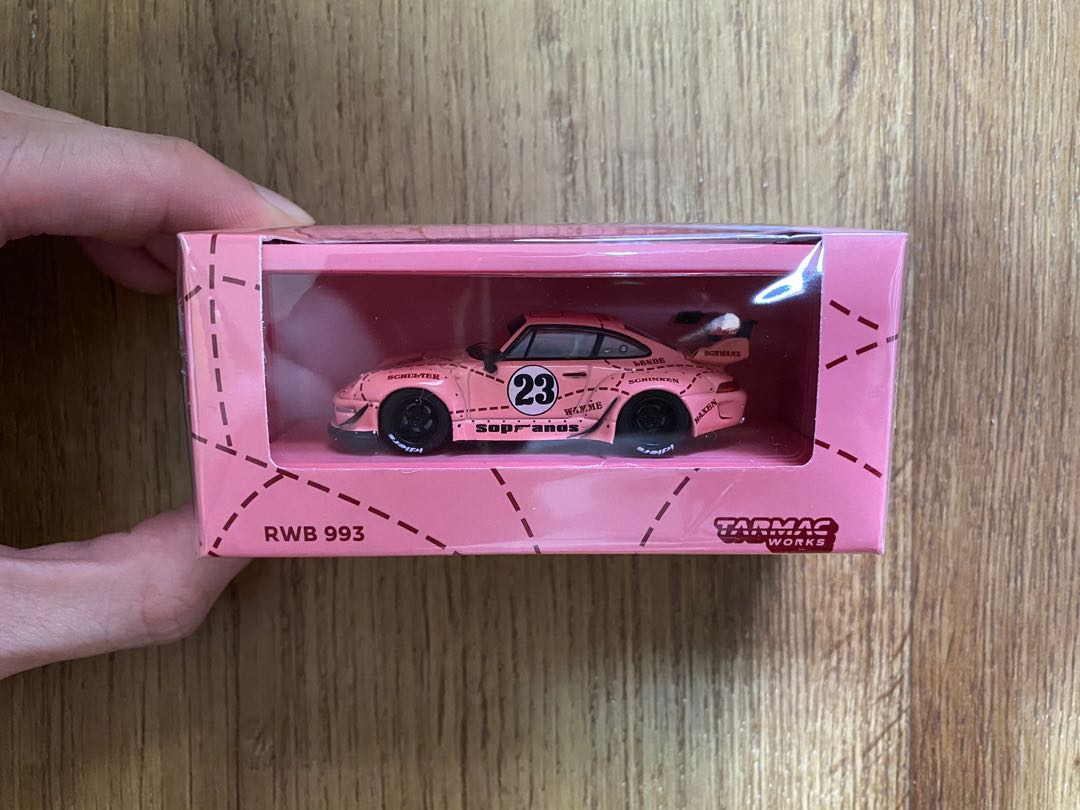 Tarmac Works- Porsche RWB 993 Sopranos “Pink Pig”, Hobbies