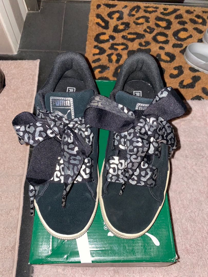 US 6C Worn once PUMA heart suede heart AthLuxe Women s Fashion Footwear Sneakers on Carousell